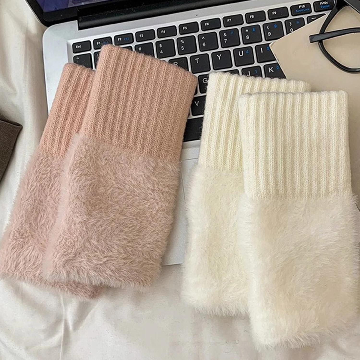 Women Warm Fingerless Gloves Luxury Faux Mink Soft Winter Half Finger Gloves White Khaki Plush Knitted Gloves Wrist Mittens