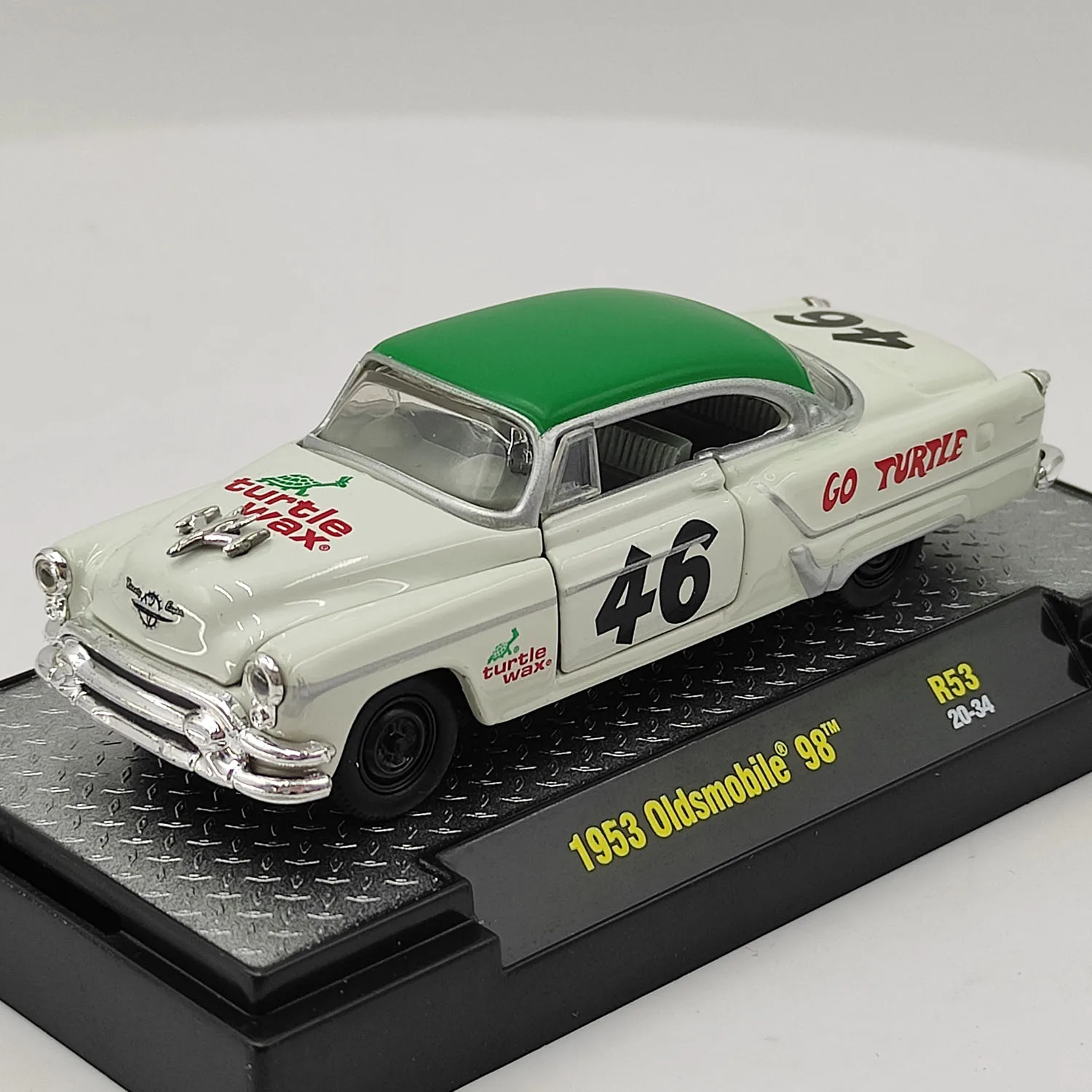 Diecast M2 1/64 Scale 1953 0ldsmobile 98 Three-door White Vintage Car Alloy Car Model Collectible Toy Gift Souvenir Display