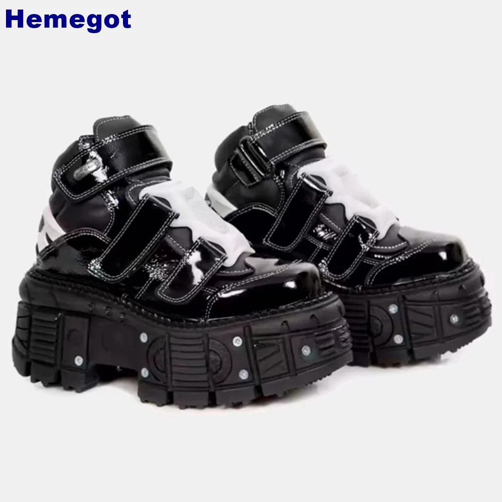 Buty z okrągłym noskiem Retro Punk Rock 2024 New Thick Sole Street Style Metal Rivet Hook & Loop Pumps Moda Damskie buty motocyklowe