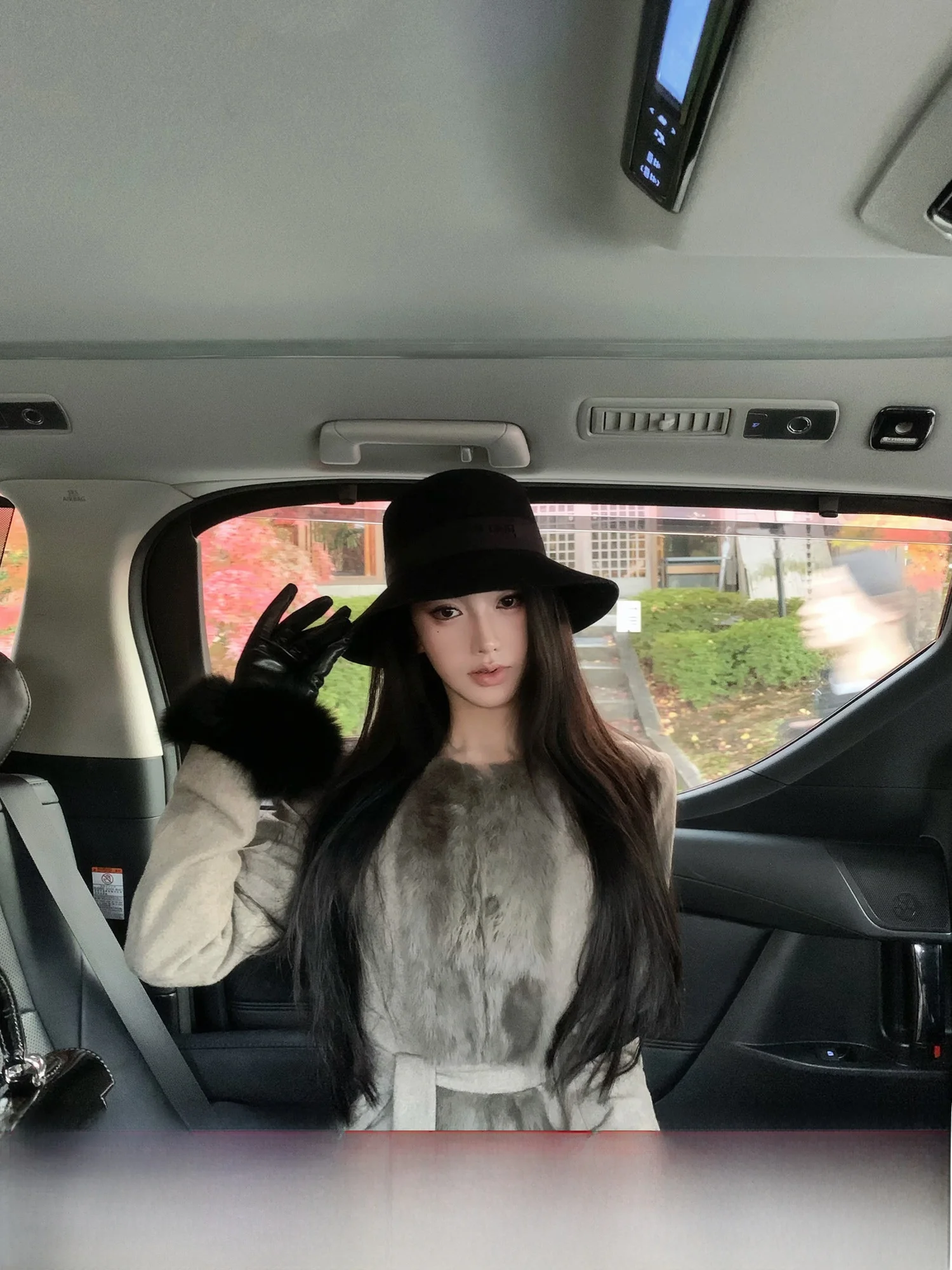

JAYKY YANG Laurence Journal Rabbit Fur Collar ort Coat High Waist Split Woolen Skirt Set Women's Faion Winter Outfit