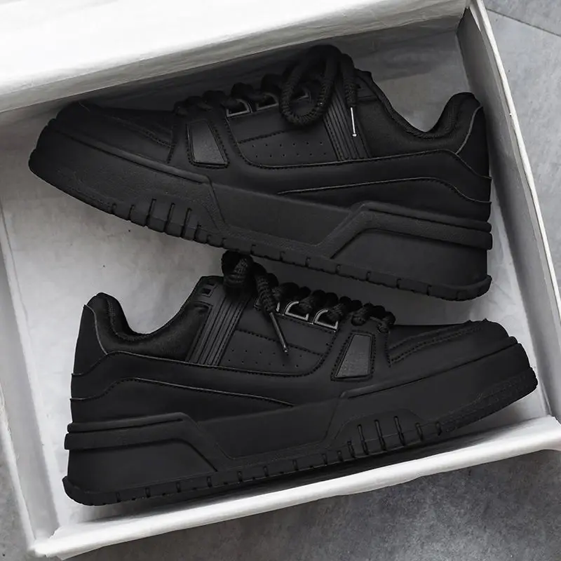 Men's Black Bread Sneakers Chunky Platform Sole Casual Lace-Up Flat Shoes for Teens Minimalist Design Comfortable Autumn Spring