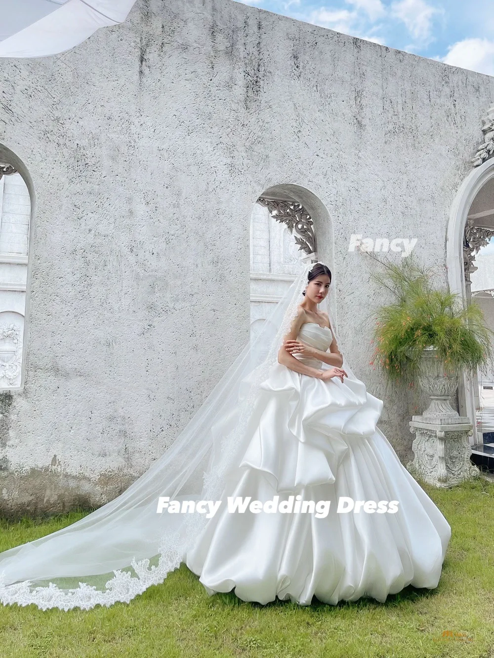 Fancy Gorgeous Korea Main Wedding Dress Cake Puff Bridal Gown Sleeveless Back Corset Large Event Dress Customized