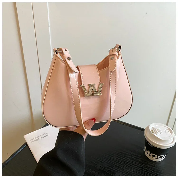 

Элегантный простой мини-сумка-клатч с уникальным буквенным логотипом в винтажном стиле для повседневных женских прогулок