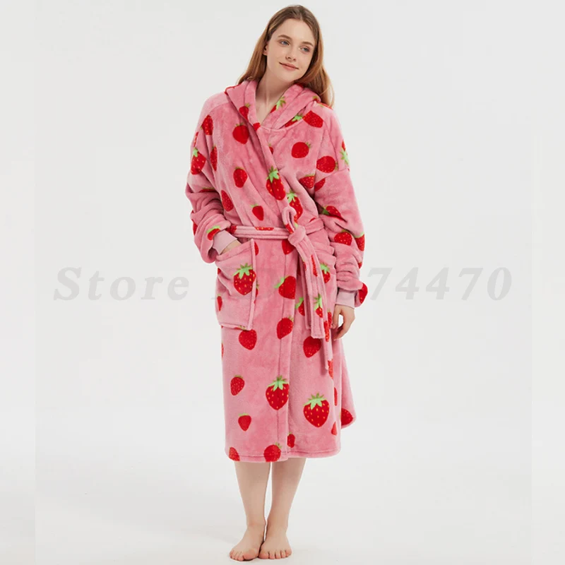 Strawberry Print Flannel Robe Female Autumn Winter Thick Bathrobe Kimono Gown Loose Coral Fleece Sleepwear Nightgown Home Wear