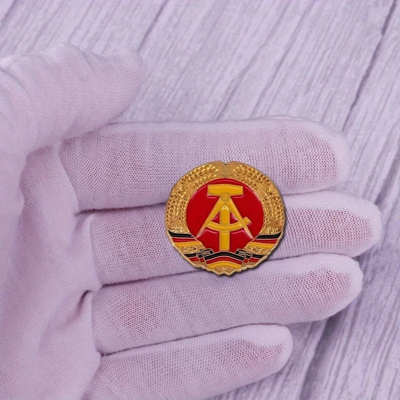 Flag of East Germany Lapel Pin -The German Democratic Republic Official National Flags Badge Retro Brooch view 3