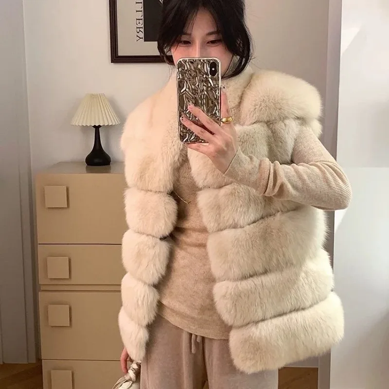 سترة ثعلب للنساء لخريف وشتاء 2025 جديدة فضفاضة من الفرو منتج ساخن صديق للبيئة معطف فرو قصير عصري للشباب WLF #1