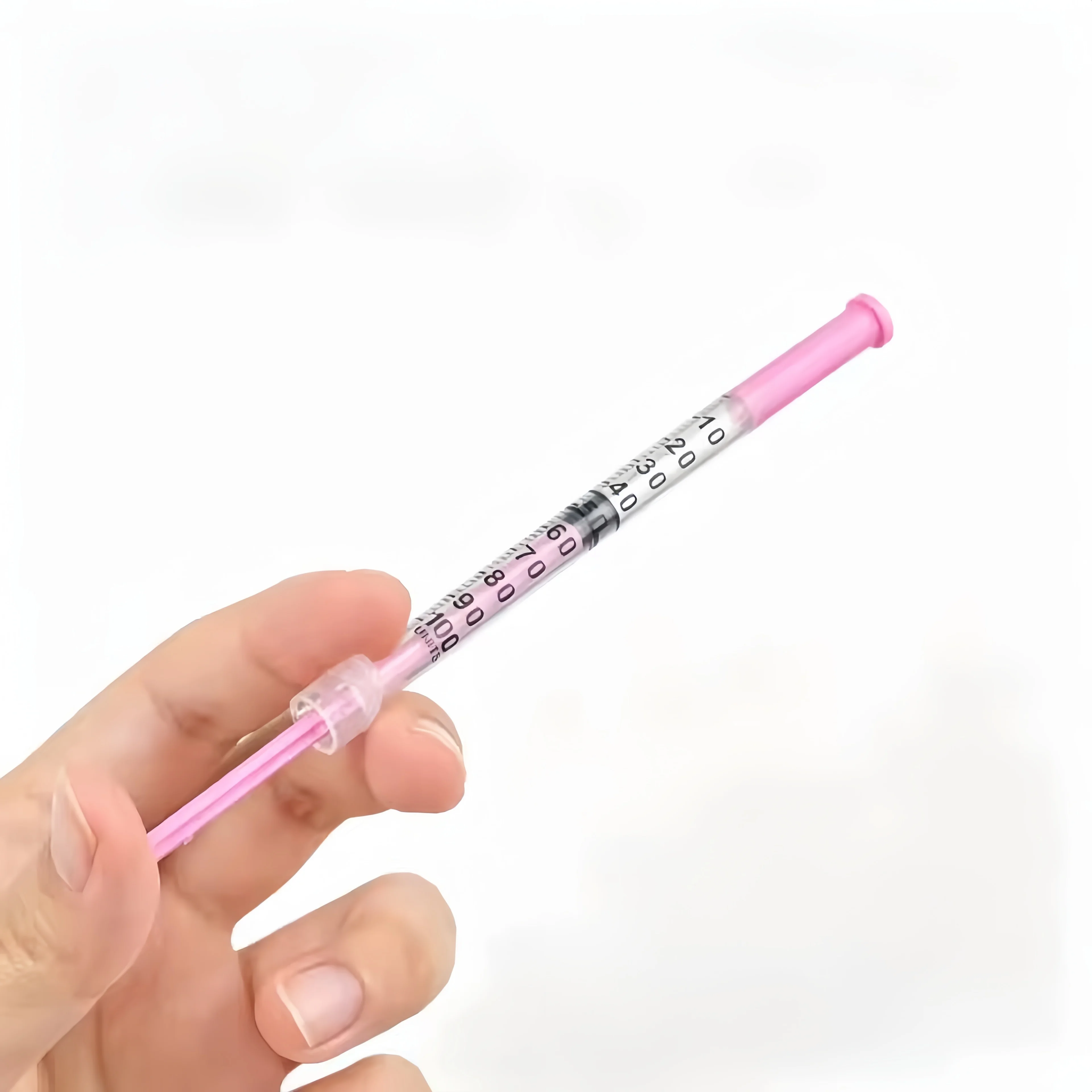 1ml 31G (6mm) Einweg-Veterinärspritze aus rosa Kunststoff, sterile Insulinspritze, ausgestattet mit einem rosa Kappe und Nadel, geeignet für den Einsatz bei Haustieren, Nutztieren und in Laboren. – Detail 8