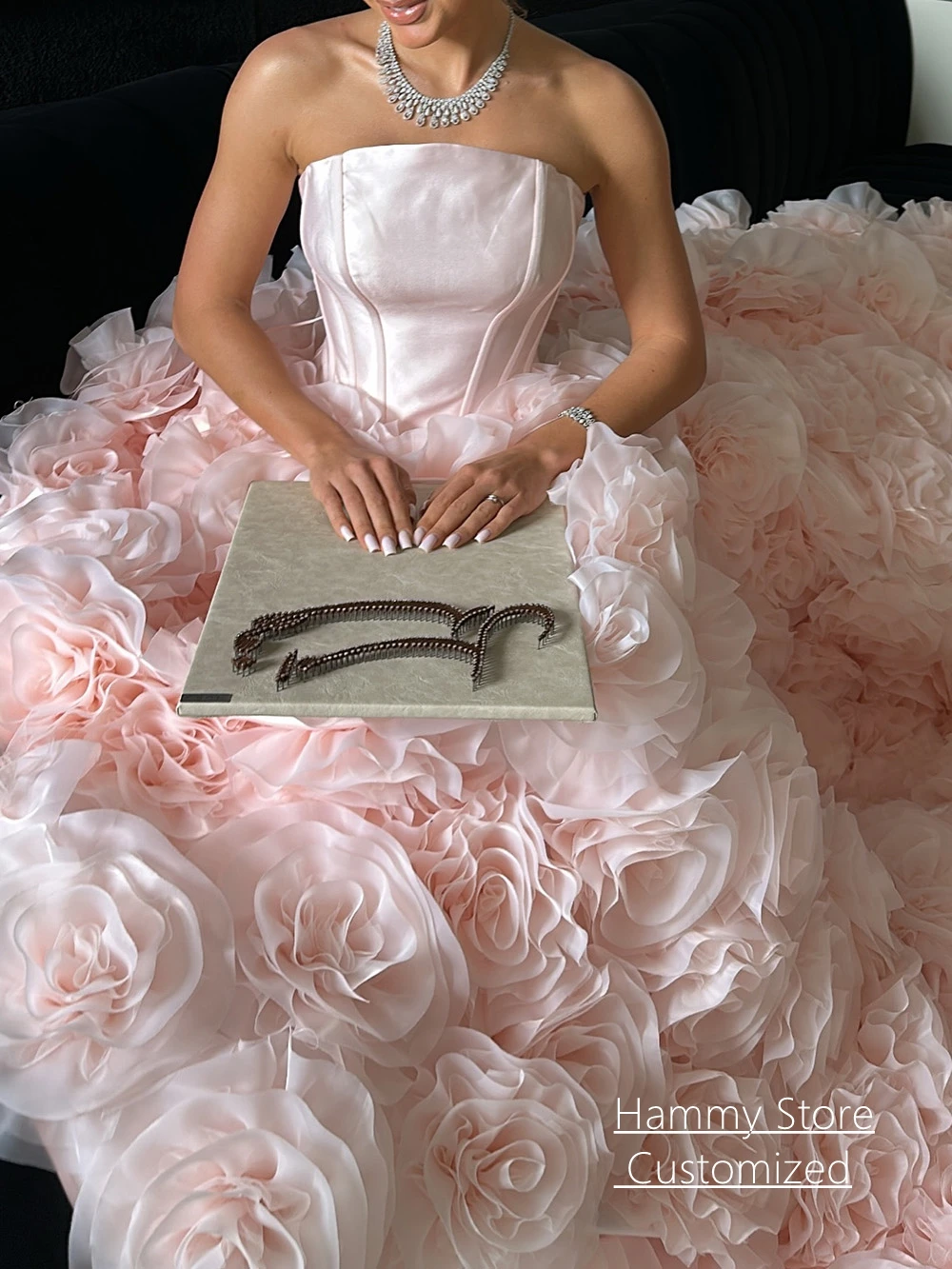 Customized Pink Wedding Dress Elegant Strapless Sleeveless handmade Flowers Court Train A Line Arab Corset Bridal Gown