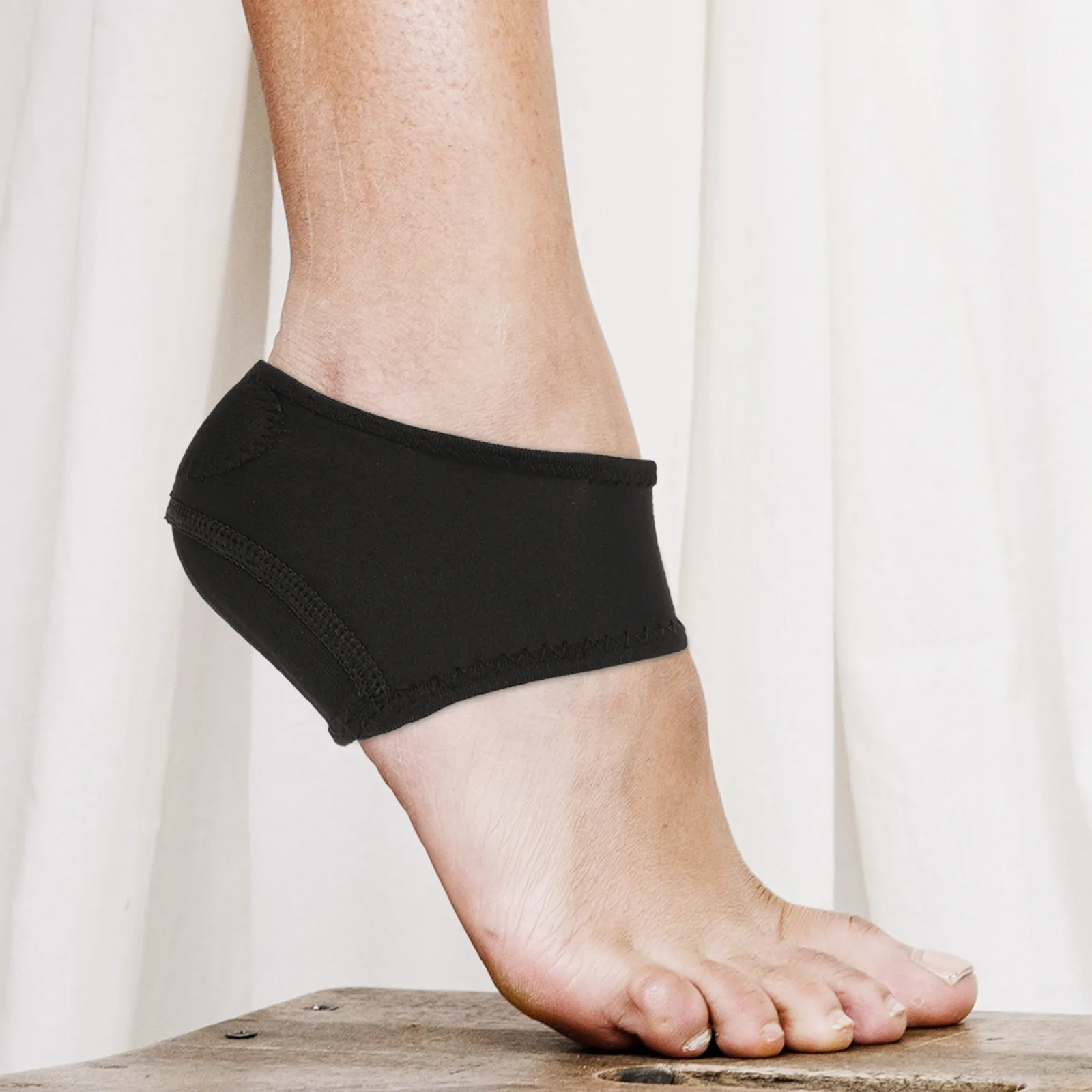 2Pairs Heel Cushion Protectors Comfortable Heel Sleeves for Pain Relief Support Suitable for Casual Boots Sneakers