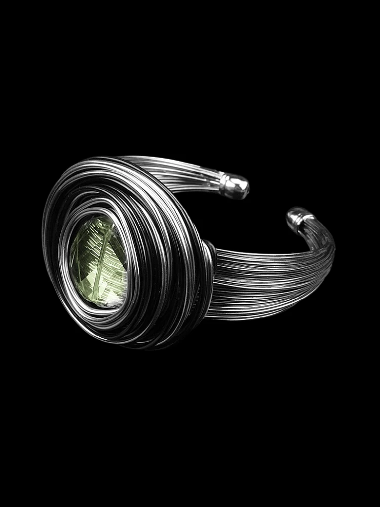 

Серебристо-черный алюминиевый браслет с имитацией драгоценных камней, плетеный из проволоки, открытый, декоративный, модный аксессуар для украшений