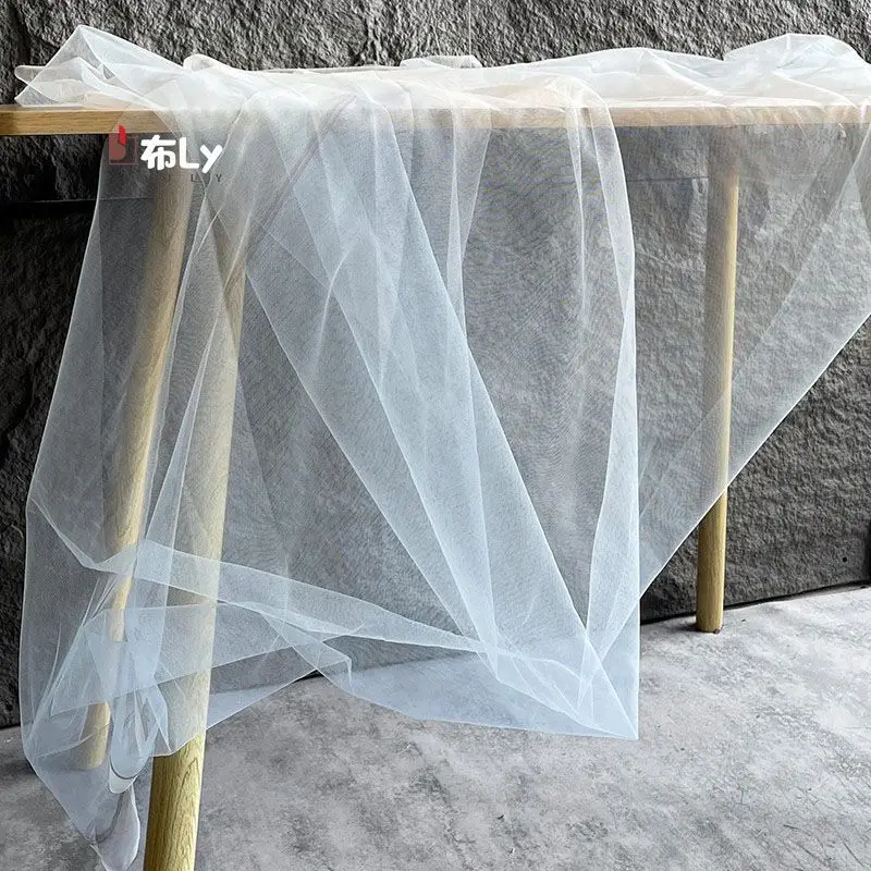 

Сине-белая градиентная мягкая сетчатая ткань, для самостоятельного изготовления юбок, фатов, свадебных платьев, ханьфу, креативный дизайнерский материал для одежды