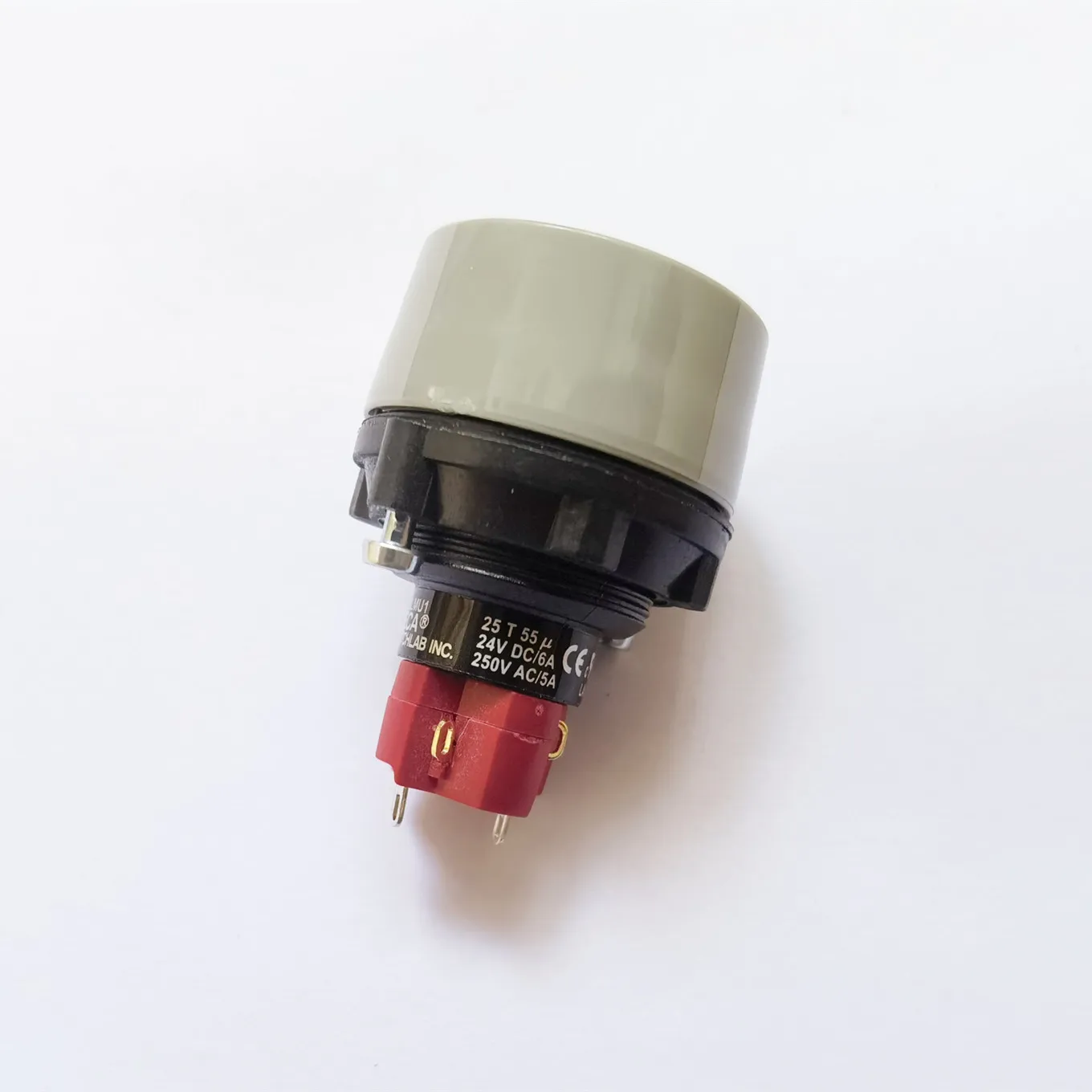 Original new 100% D16LMU1-1AB waterproof button switch 22MM mounting hole 1 open 1 closed plastic ring