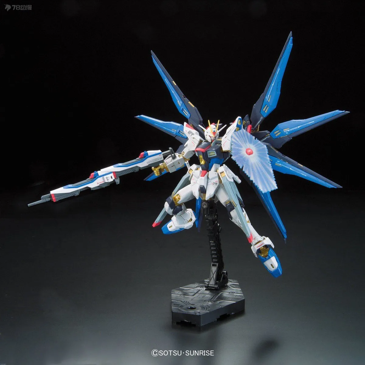 In Stock BANDAI RG 1/144 ZGMF-X20A Strike Freedom Gundam Anime Action Figures Assembly Model Collection Toy