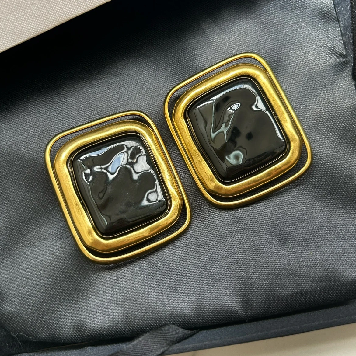 Europe Designer Black Geometric Square Earrings Luxury Ear Clip Women Fashion Top Quality Jewelry