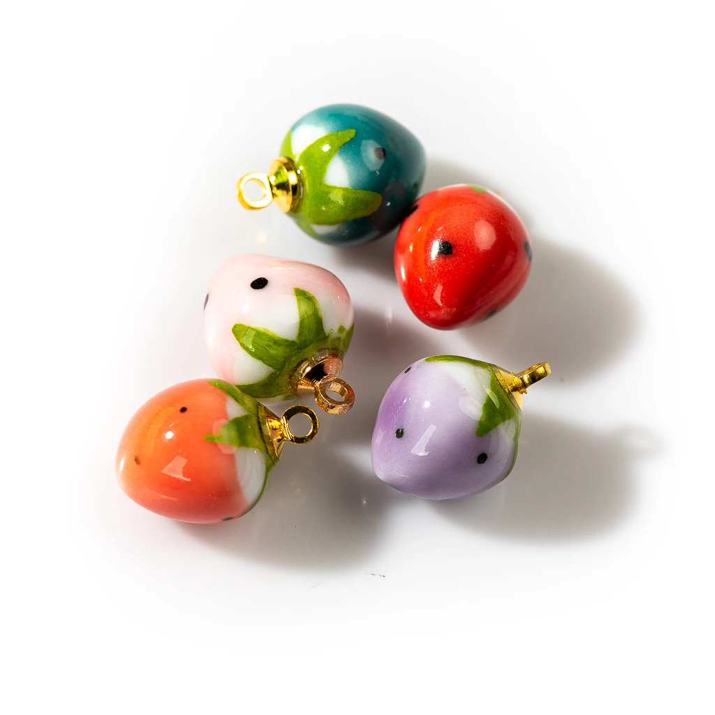 5pcs Hand-made small Strawberry Ceramic Pendant Retro Style Jewelry Fruit Beads Jewelry Part For Necklace #XN604