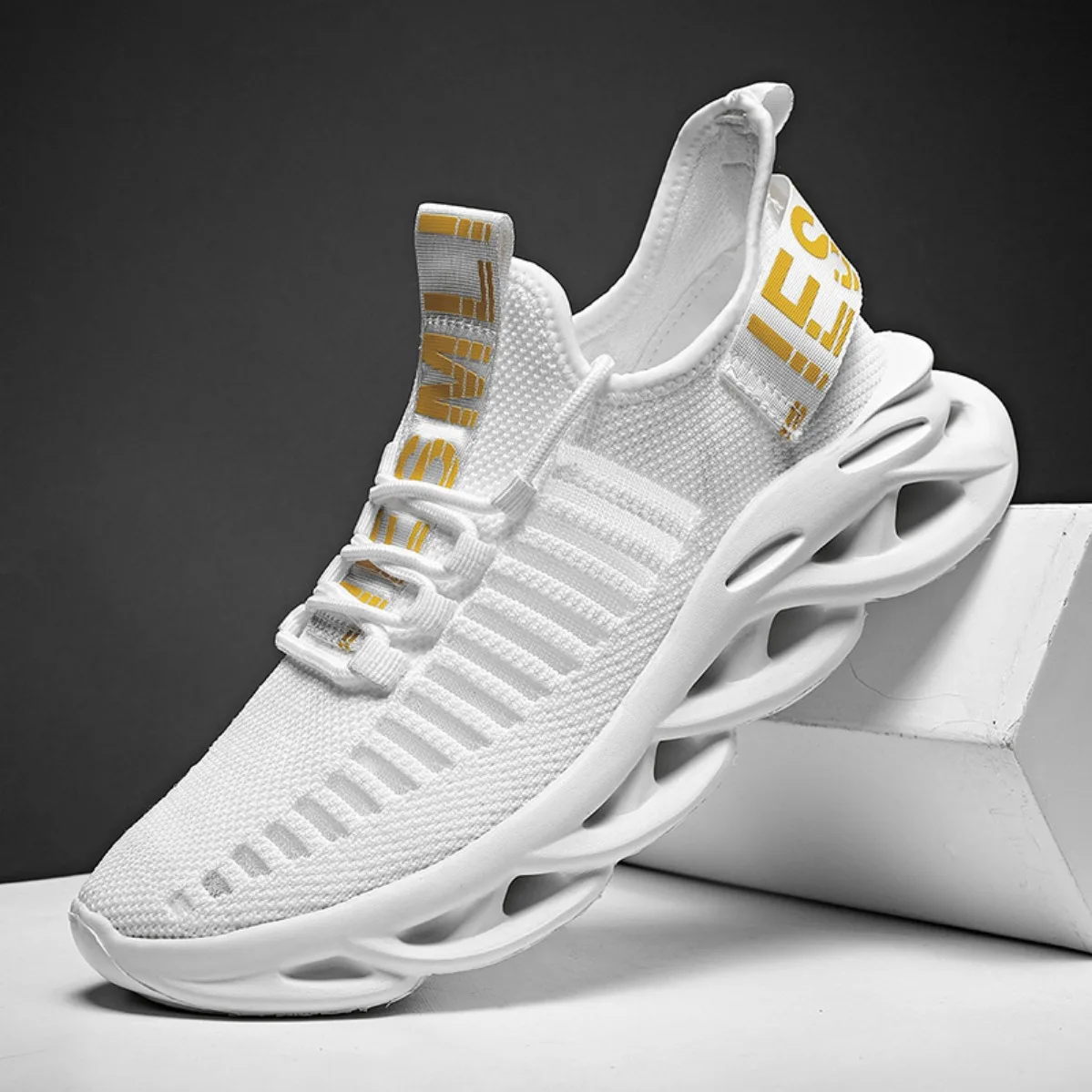 New Men Letter Knit Running Shoes Breathable Lightweight Twisted Sole Sports Sneakers Casual Walking Shoes
