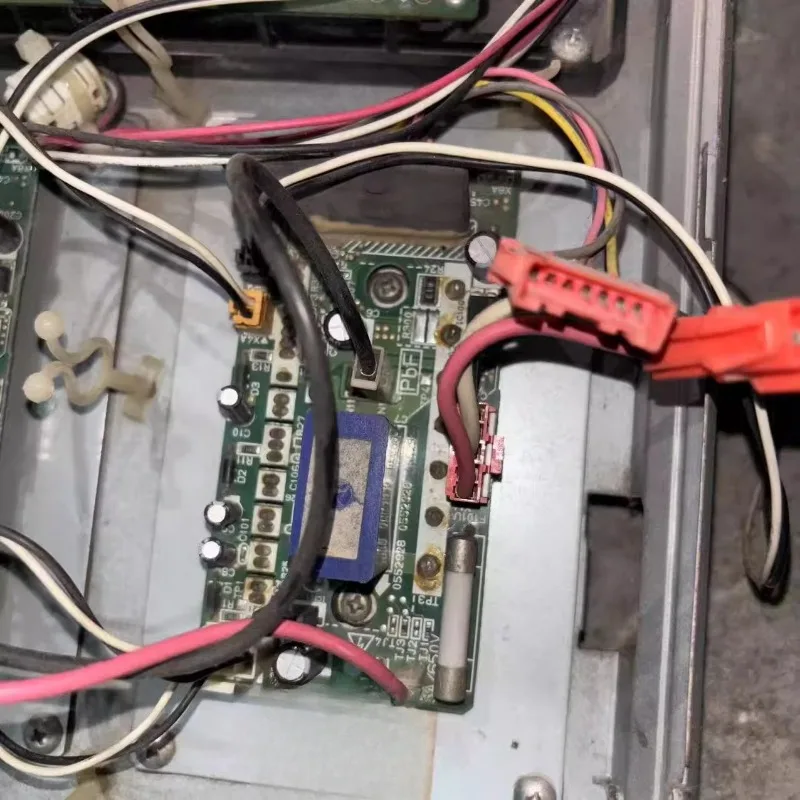 부품은 다이킨 인버터 에어컨 외부 기계 메인 보드 PC0905-1A 인버터 보드에 적합합니다.