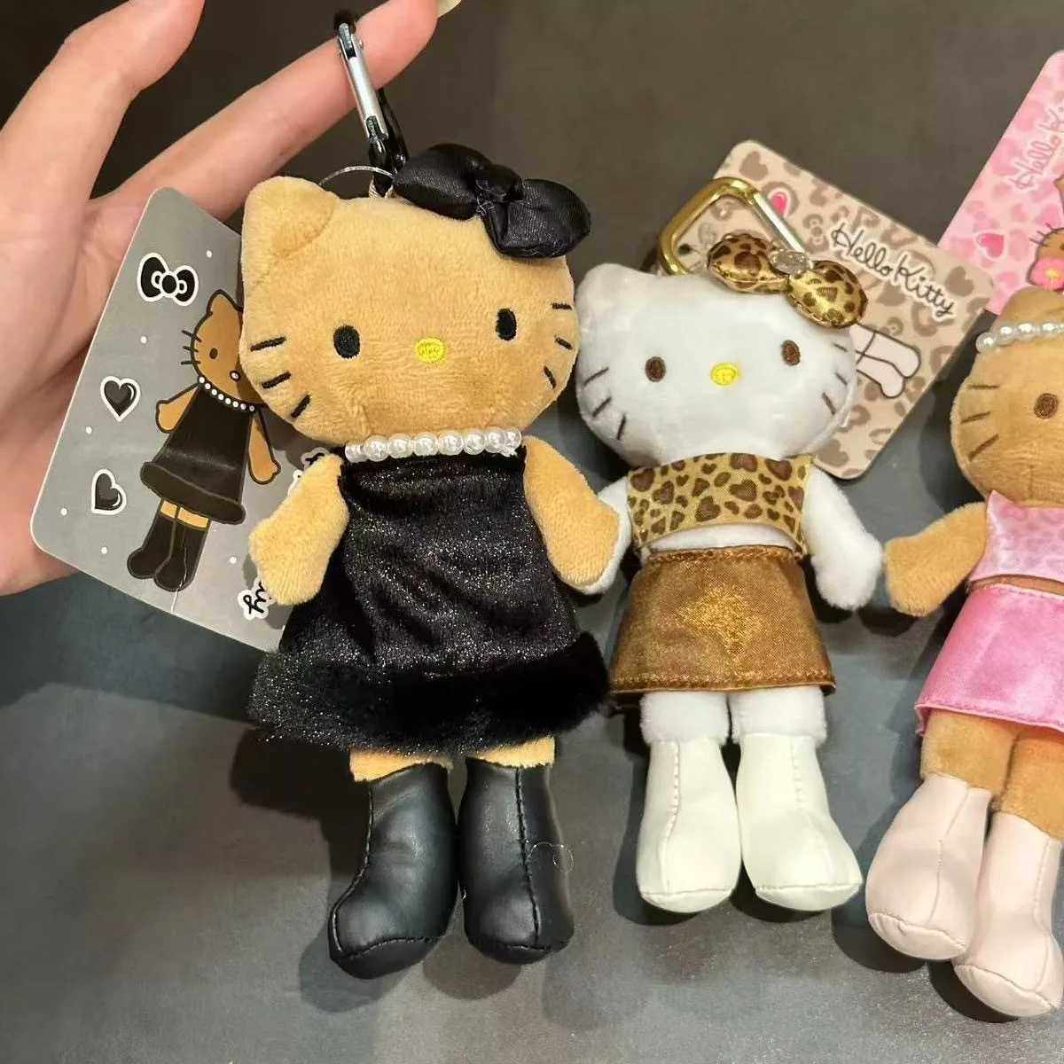 Breloczek pluszowy Sanrio Cartoon Kitty z długimi nogami, 15 cm, zawieszka do kluczy, zabawka, uroczy prezent dla dziewczynek