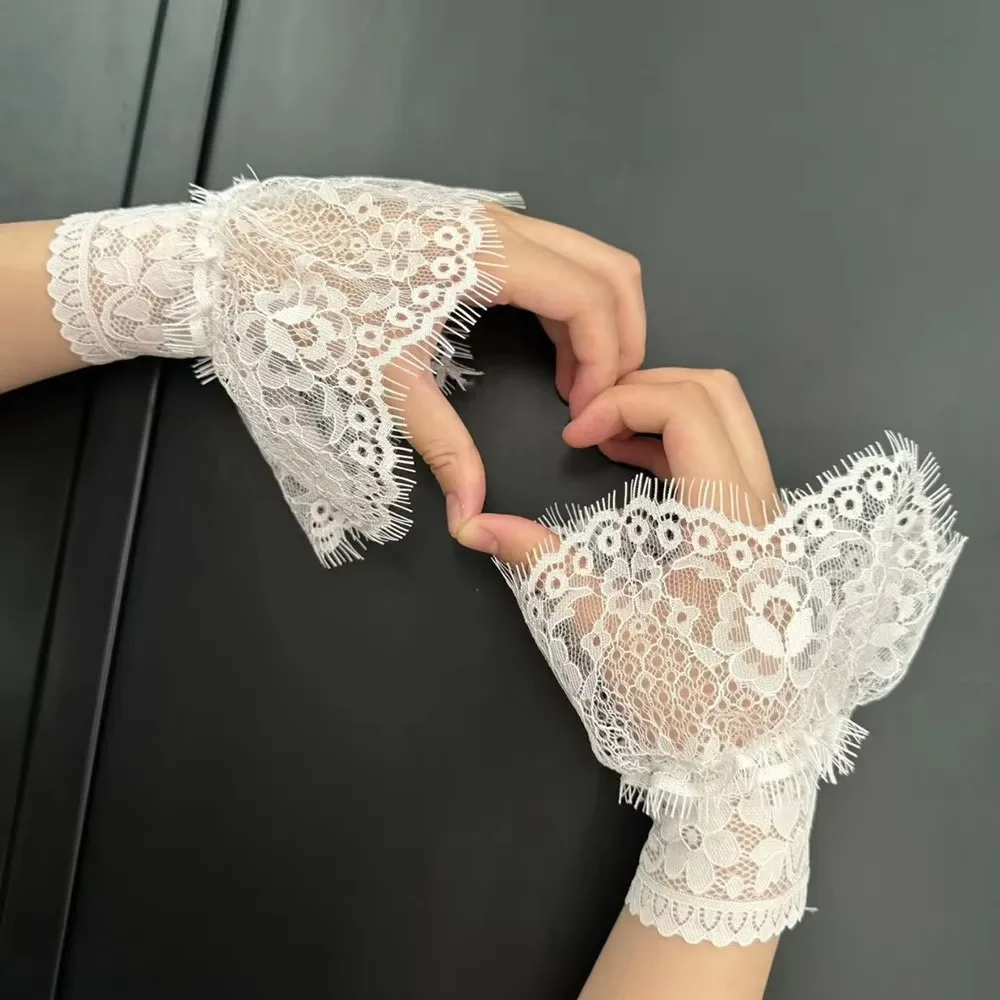 

Пара кружевных накладных манжет с оборками, цветочным узором, многослойные, плиссированные, расклешенные, белые, черные, до локтя