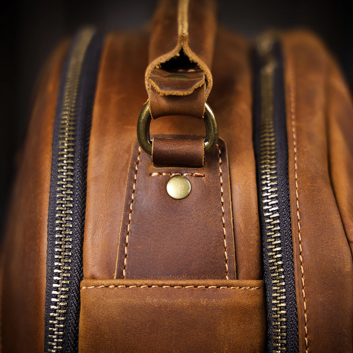 Vintage handgefertigter Rucksack aus hochwertigem Echtleder für Herren, Leder-Laptop-Umhängetasche, Crazy Horse Schultasche, modisch für Männer – Detail 17