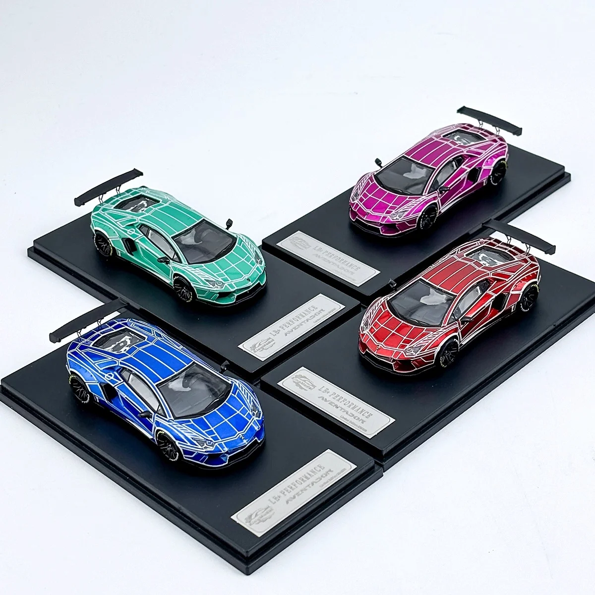 

KING MODEL 1:64 Aventador Plated Alloy Car Model