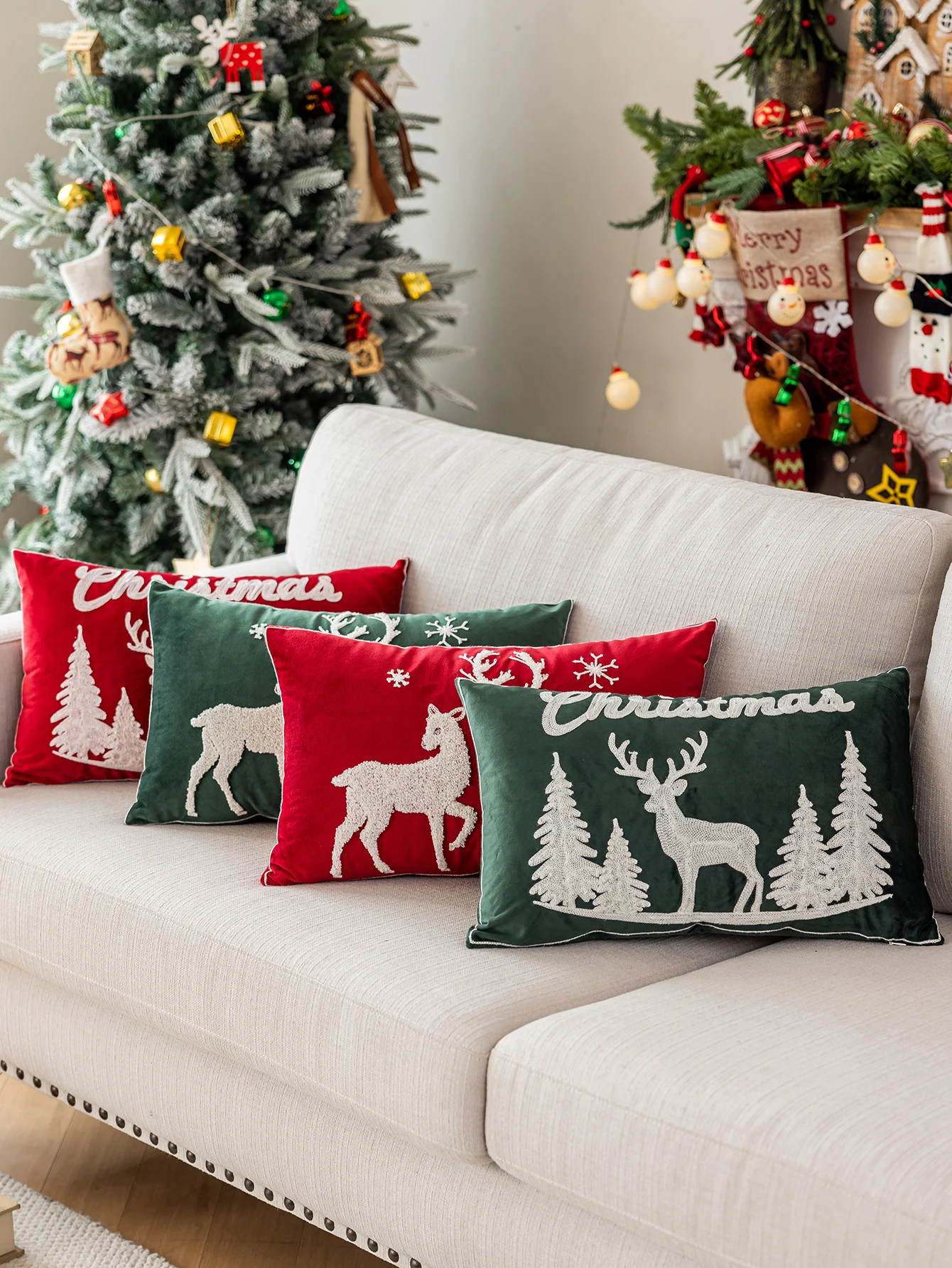 1 Piece 3D Embroidery Christmas Deer Red Green Velvet Pillowcase Non-Lightweight Seasonal Decorative Cushion Cover