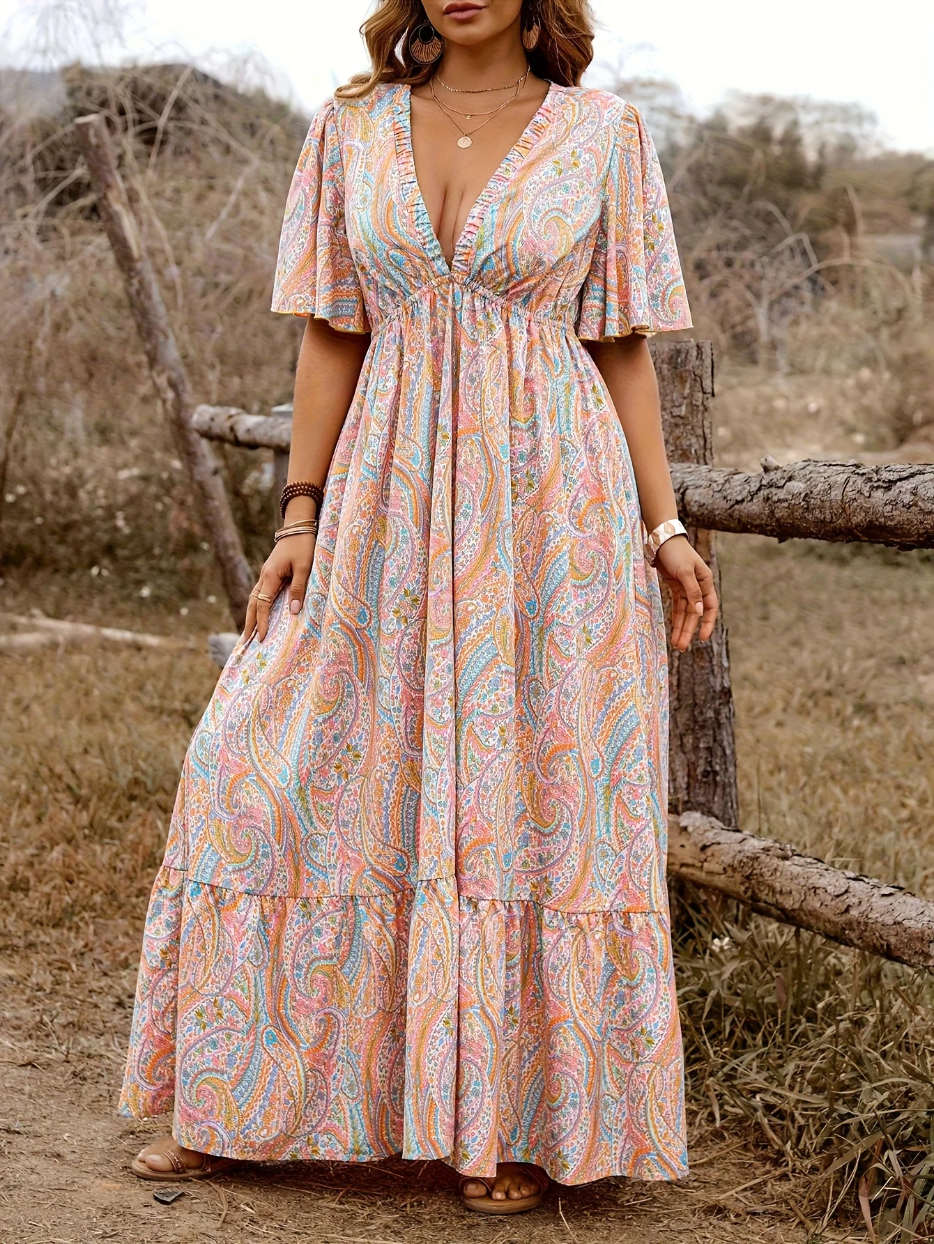 

Ladies Plus Size Paisley Print V-Neck Dress Loose Fit Mid-Length Summer Vacation Style Suitable for Spring and Summer Outings