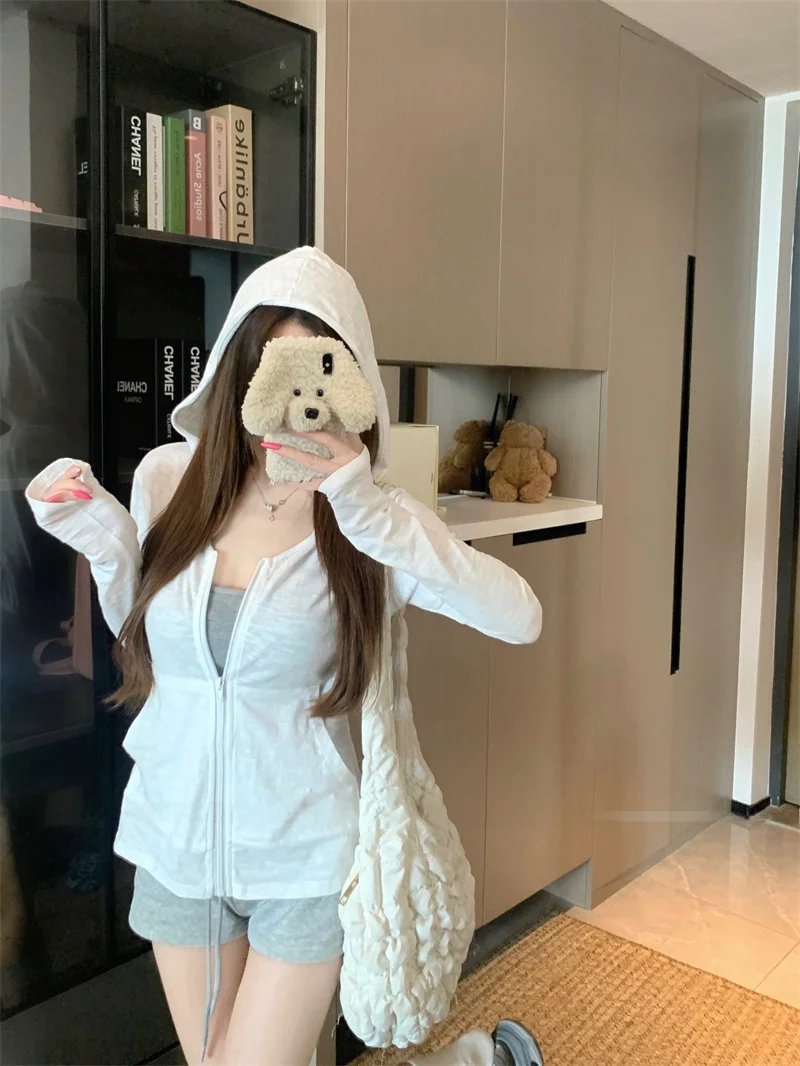 

Белая тонкая дышащая куртка с капюшоном на молнии для защиты от солнца, женская летняя тонкая куртка с длинными рукавами для занятий спортом на открытом воздухе