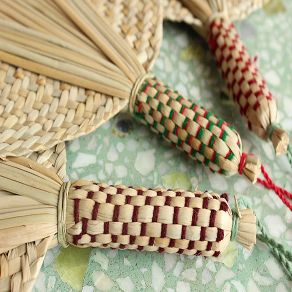 

Handmade Straw Fan Lightweight Foldable Design Cattail Leaf Fabric Blend for Home Outdoor Walking Use Fan Straw