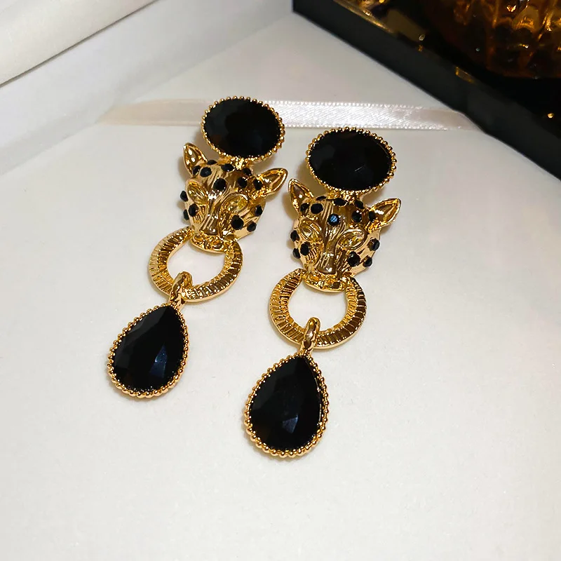 NISHIZAWA Medieval Style Diamond Cheetah Earrings Light Luxury Fashion Temperament Earrings Retro Personality Earrings