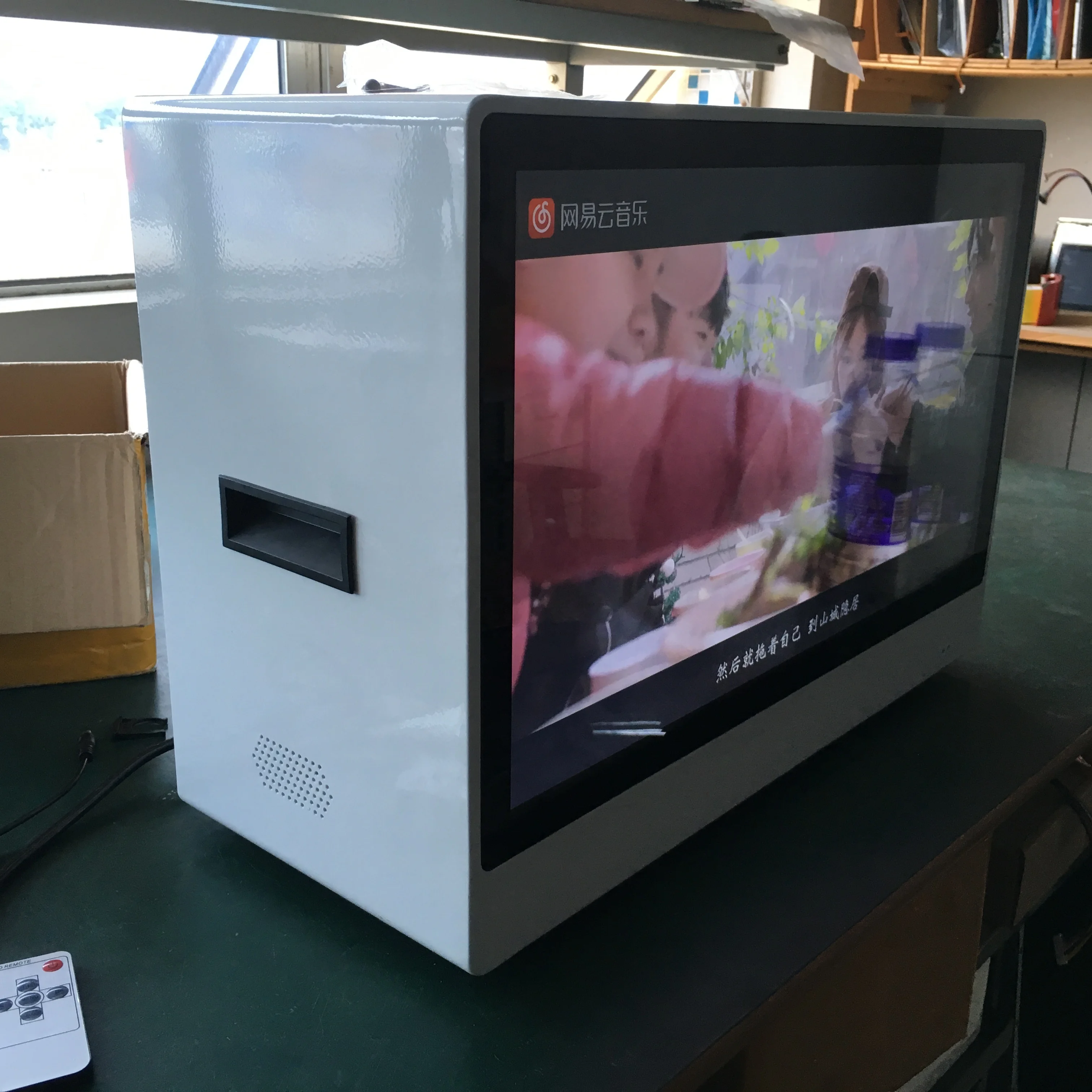 

Smart Lcd showcase Transparent Lcd Panel Touch Screen Transparent Lcd Advertising Display