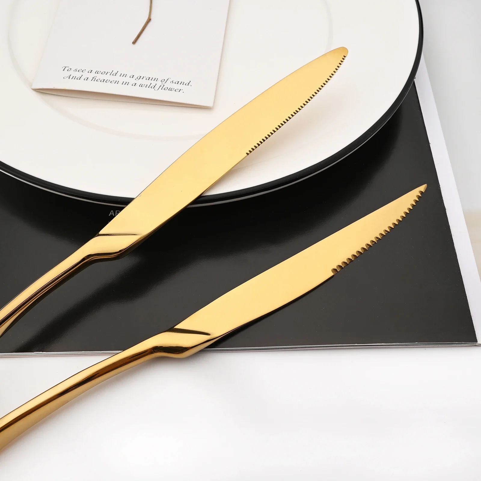 New 4 Pcs/set Top quality Stainless Steel Gold Steak Knife Sharp Rainbow Knives Restaurant Black Steak Knives in dinnerware set