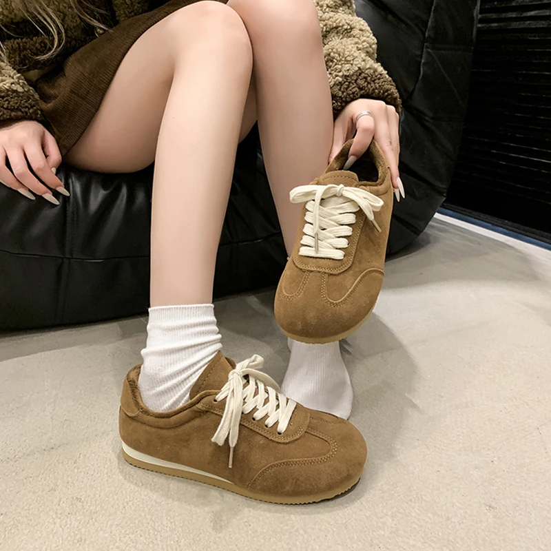 Scarpe da donna Autunno Casual Scarpe da ginnastica femminili Appartamenti morbidi Cestino con zeppa 2024 Abito autunnale Retro Nuove scarpe sportive per il tempo libero Donna Appartamenti Sof