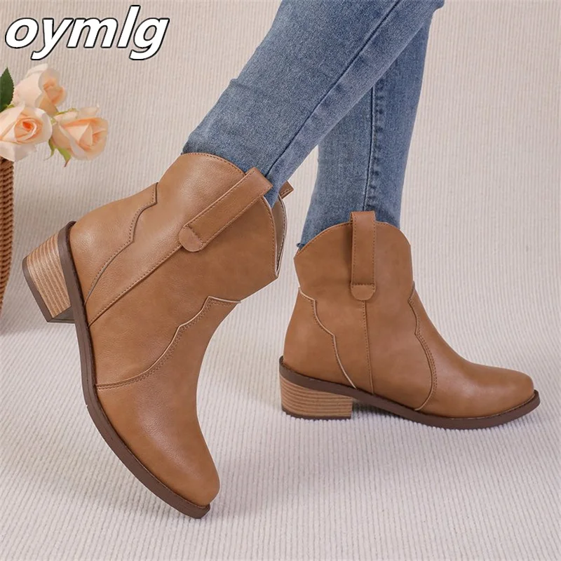 Large size women's boots for autumn and winter 2024, new style with pointed toe, thick heel, slimming effect, V-neck ankle boots