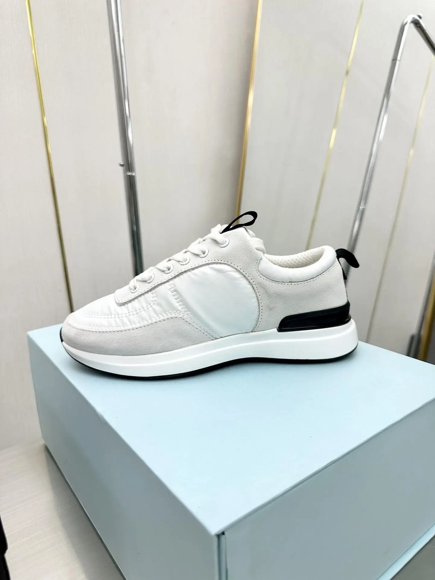 Unisex Minimalist Retro White Sneakers Lace‑Up Mixed‑Material Comfort Streetwear Shoes For Male Female