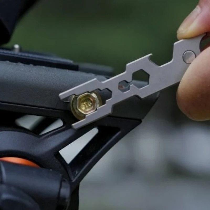 

EDC tool, removal wrench, movable wrench pendant keychain