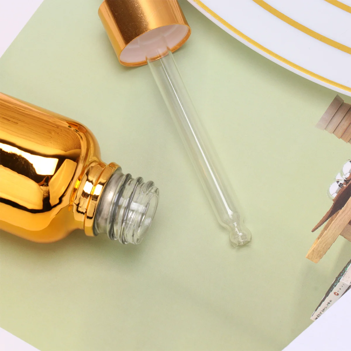 

1Pcs Electroplating Dropper Bottle 30ml Lightweight Refillable Essential Oil Travel Bottle Oil Container Travel Accessories