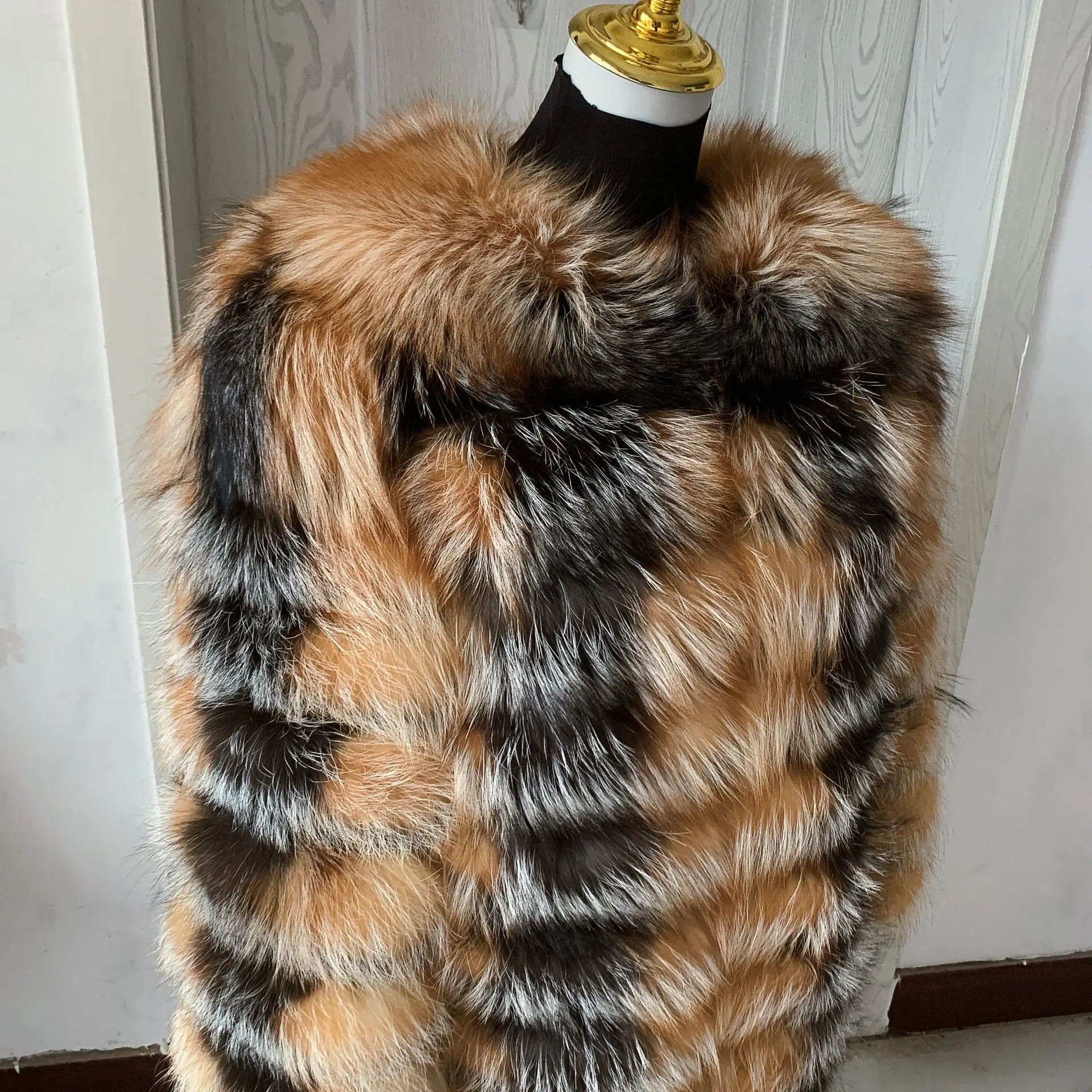 Women\'s winter warm real fur long coat noble quality golden fox coat natural real fox fur long luxury leather jacket