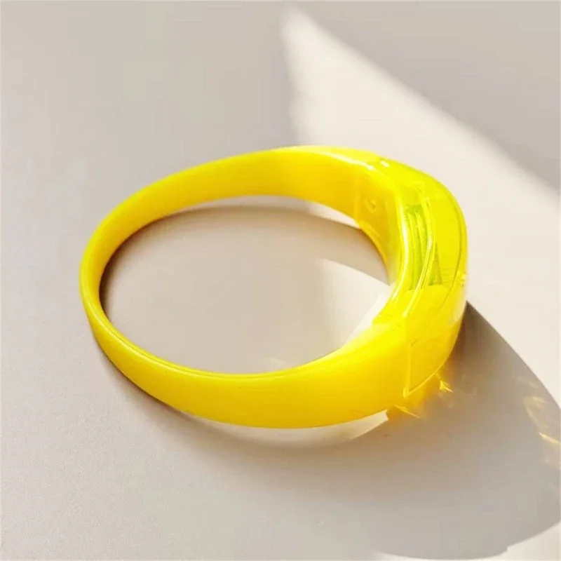 6 stks LED Spraakgestuurde Geluidscontrole Armbanden Siliconen Knipperende Stem Bangle Polsband voor Nachtclub Disco Party Bar Concert