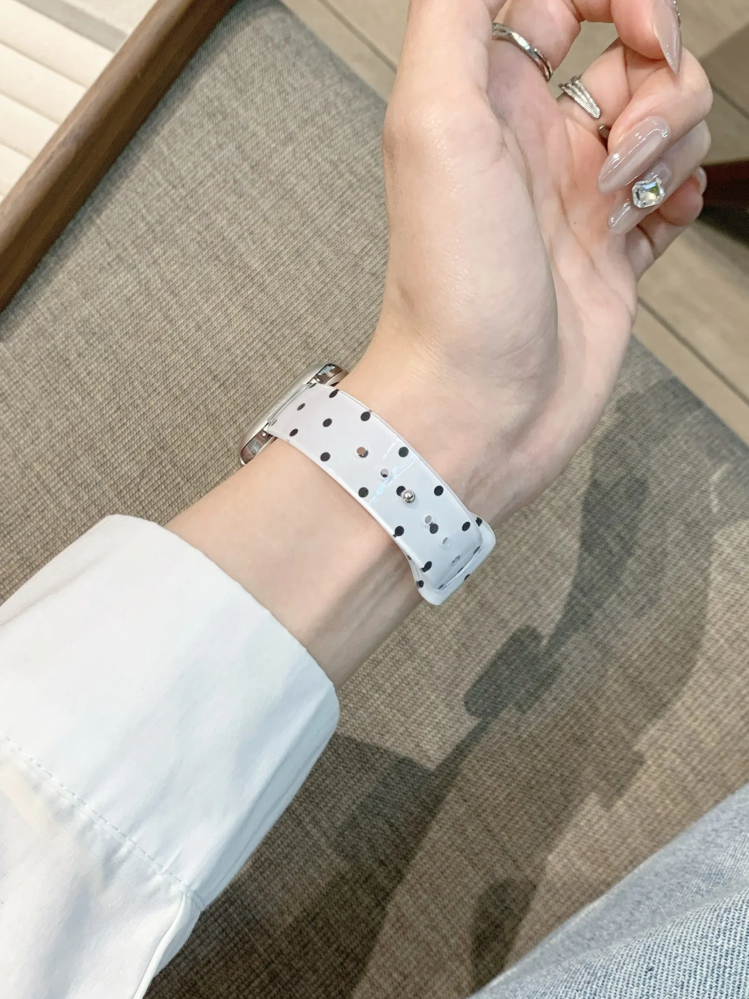 Глянцевый силиконовый ремешок Fashion Star для Apple Watch, женский ремешок для серий 11/10/9/8/7/6/5/4, 40 мм, 41 мм, 42 мм, 44 мм, 45 мм, 46 мм