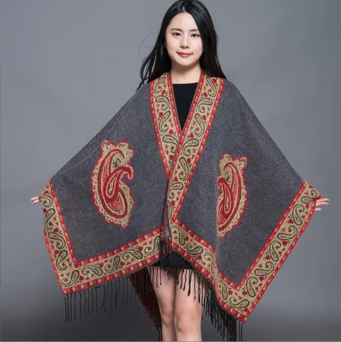 Sciarpa di Pashmina in cashmere stile nazionale della Cina nordoccidentale Sciarpe poncho da donna Scialle con nappa spessa Coperta fotografica da viaggio