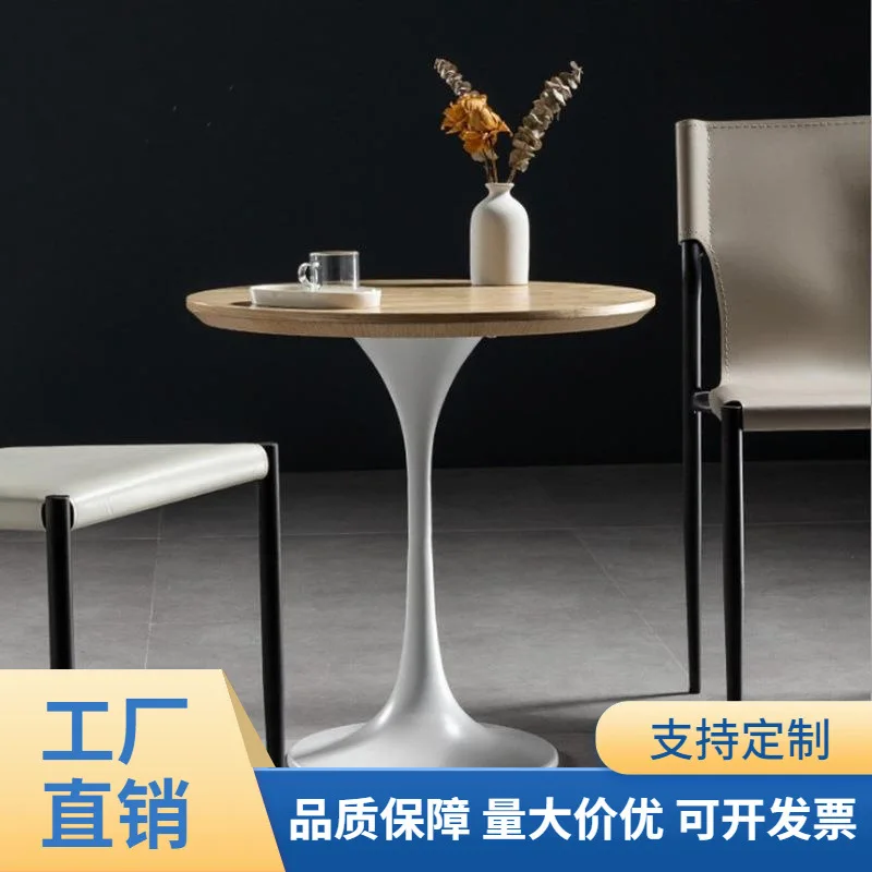 

Обеденный стол в американском стиле ретро, домашняя маленькая квартира, круглый стол из цельного дерева, светильник, роскошная простая маленькая квартира, кафе, переговоры