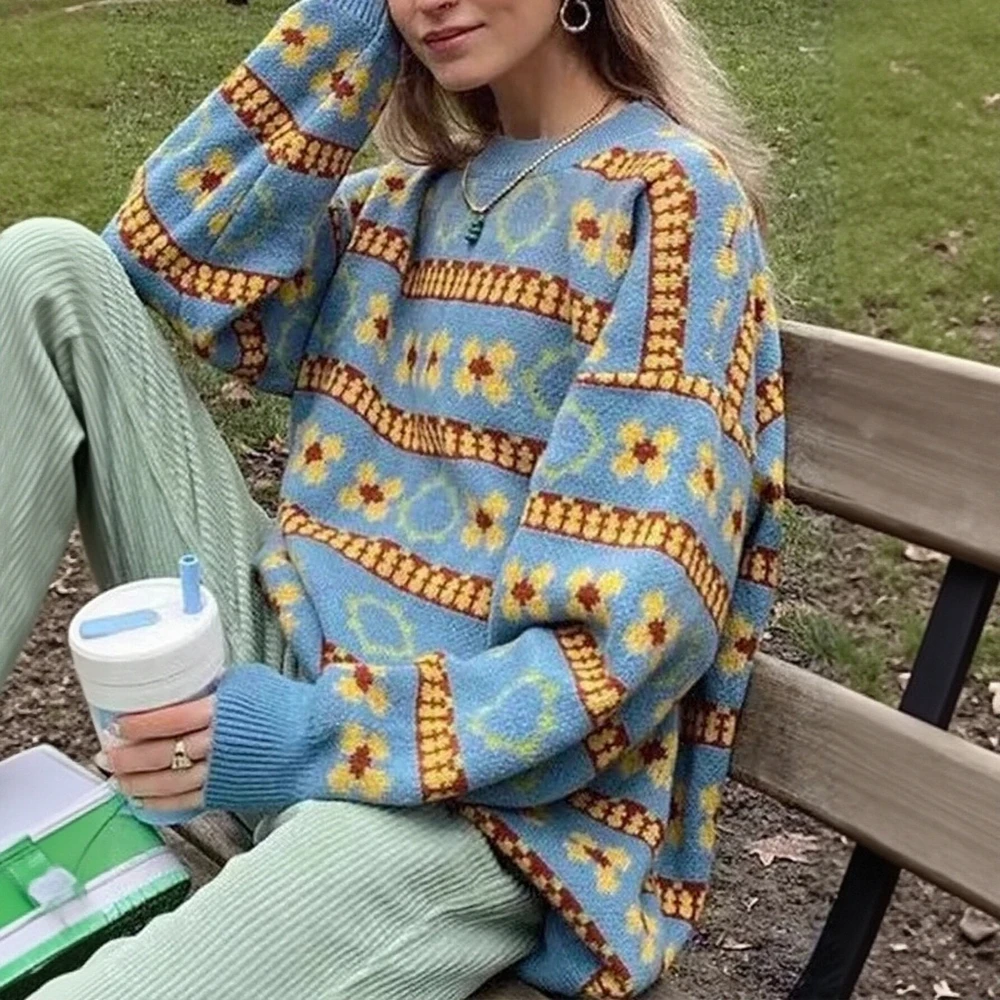 

Fashionable Women's Autumn Winter Knitted Sweater Loose Comfortable Casual Color Block Long Overhead Knitwear