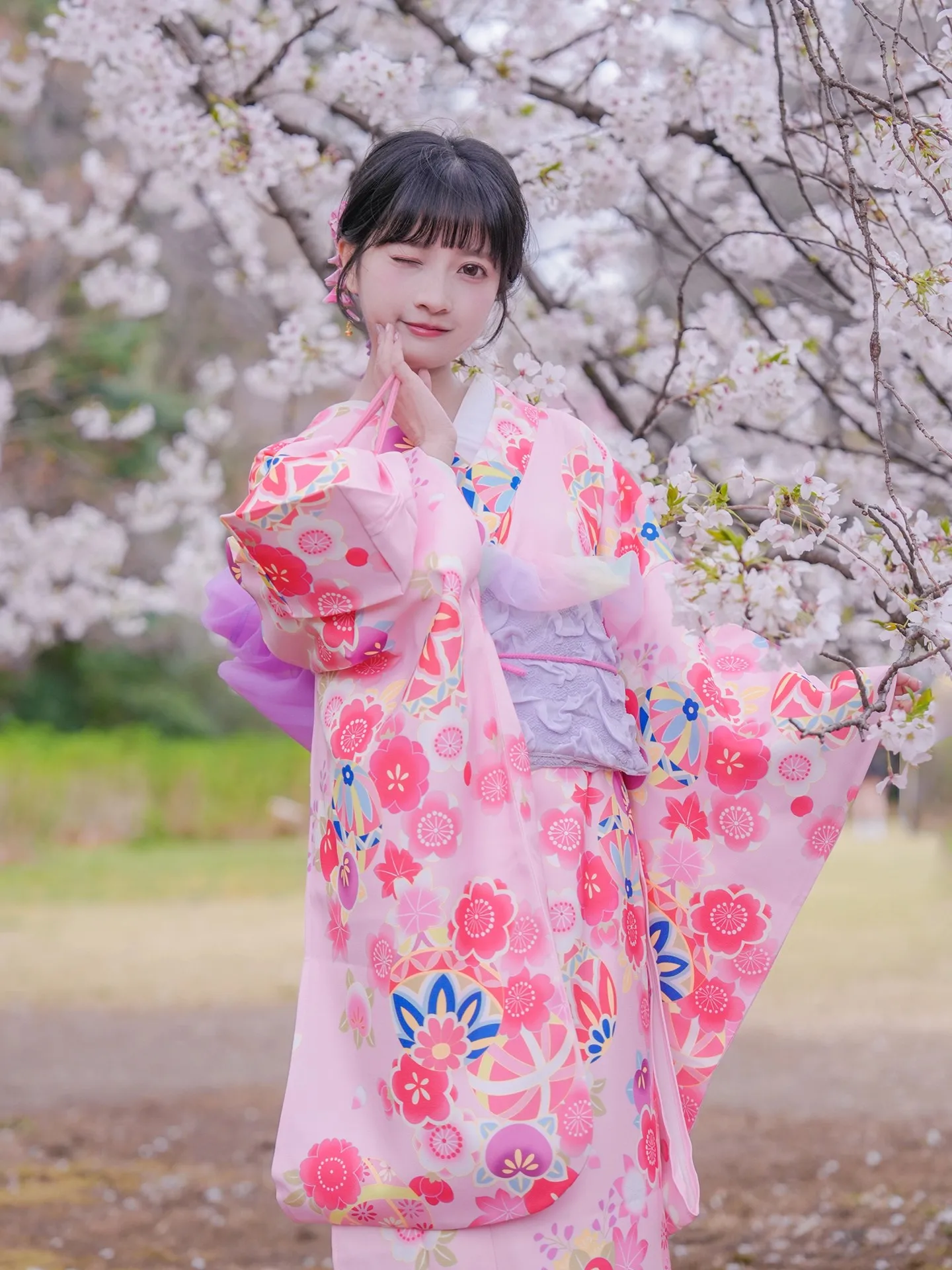 女性用着物風ピンク色の花柄プリント、モダンな浴衣セット、コスプレ衣装、写真撮影用ヴィンテージロングドレス