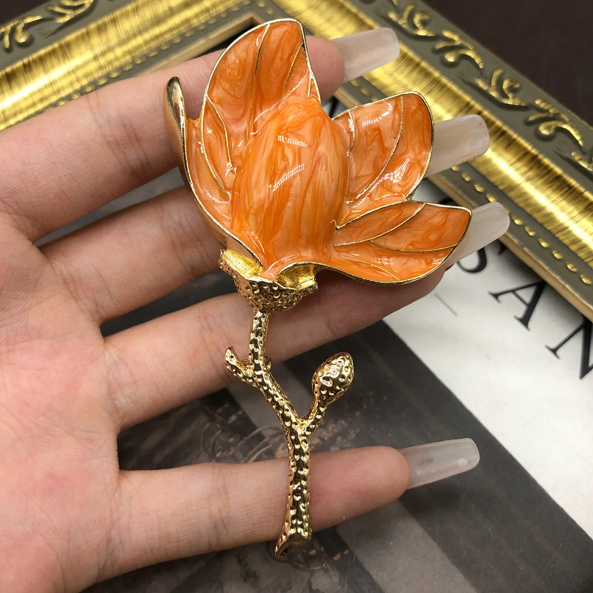 Medieval Halo Dyed Drop Glazed Tulip Flower Brooch Retro Palace Simple/Elegant 3D Emblem Men's Snd Women's Clothing Accessories