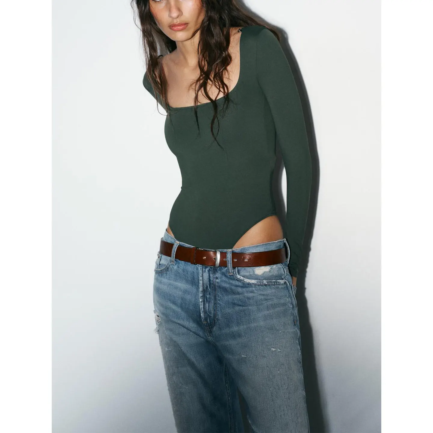 Macacão Feminino Slim Fit de Design Novo para a Primavera, com Gola Quadrada, Calças de Cintura Alta em Fibra de Poliéster para o Dia a Dia