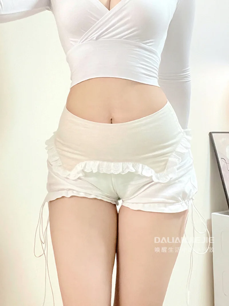 

Lace Sweet Women Summer Shorts Fashion Women 2025 New Hot Sexy Korean Micro Transparent Casual Girlish Flower Shorts NR6A