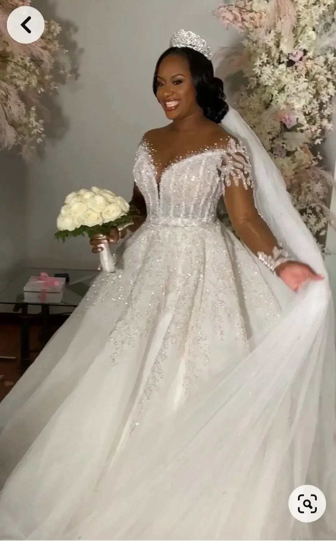 Abito da sposa personalizzato meraviglioso scollo rotondo con applicazioni di perline Robe De Mariage 2025 Plus Size maniche lunghe A-Line africano