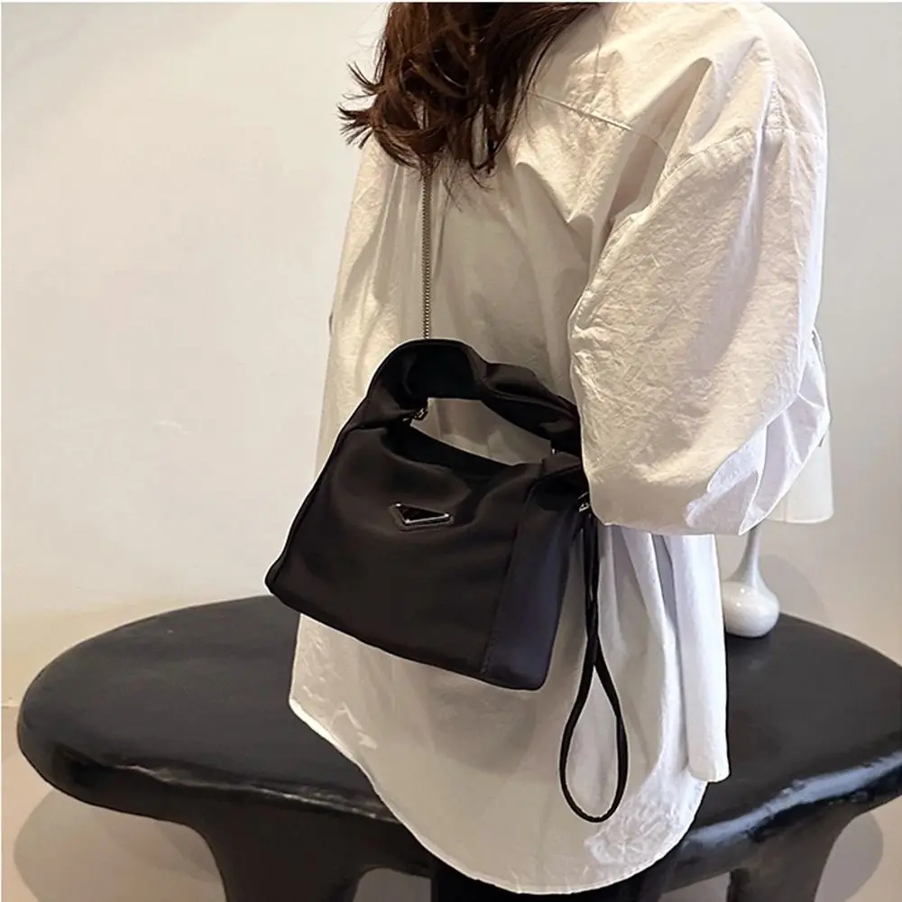 Korean Style Black Hand Bag Black Pleated Handle Nylon INS Shoulder Bag Luxury Triangle Brand Fashion Crossbody Bags Outdoor