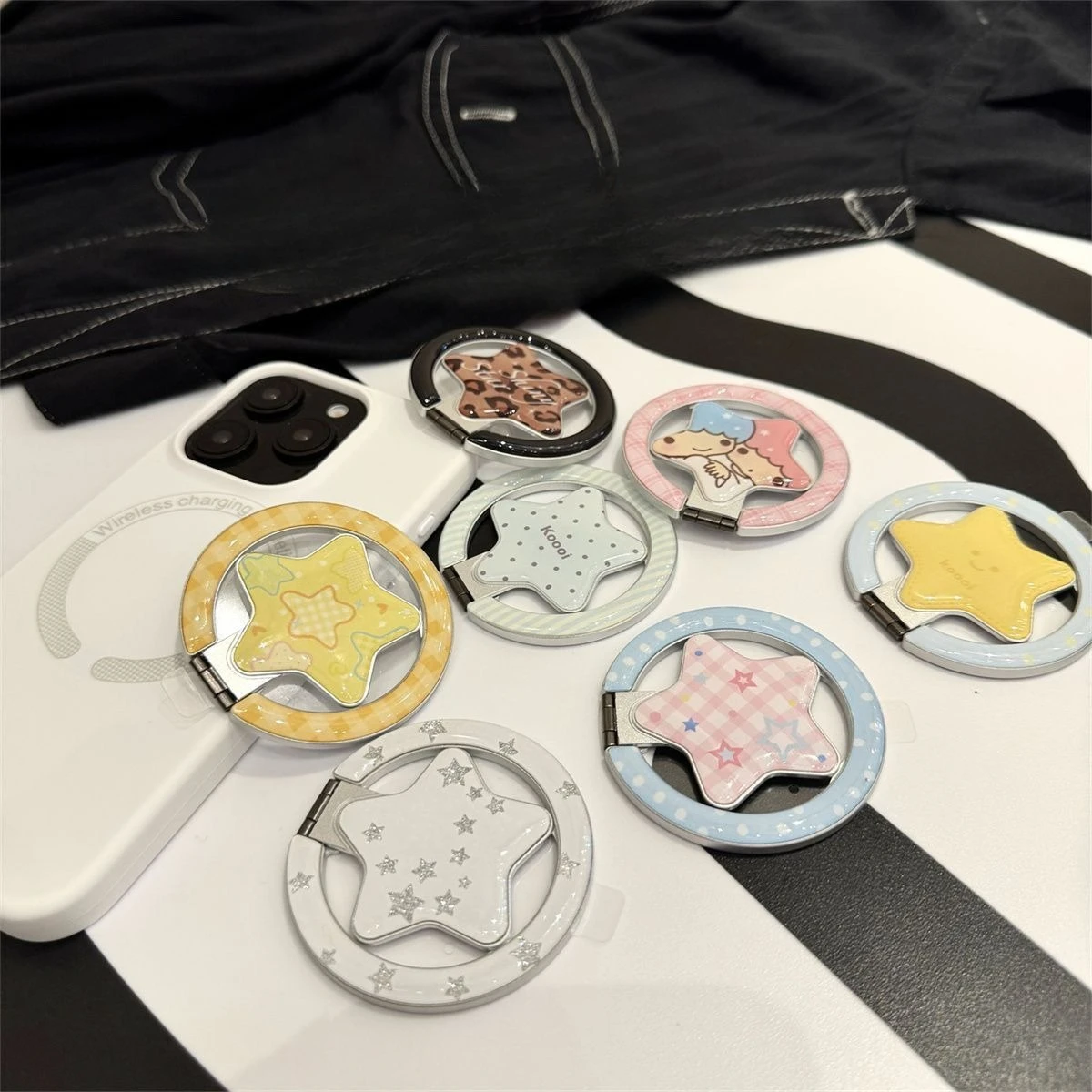 

Cute Star Magnetic Bracket，Powerful Metal Rotation Lazy Person's Stand，for IPhone 17 16 15 14 13 Magnetic Bracket Holder